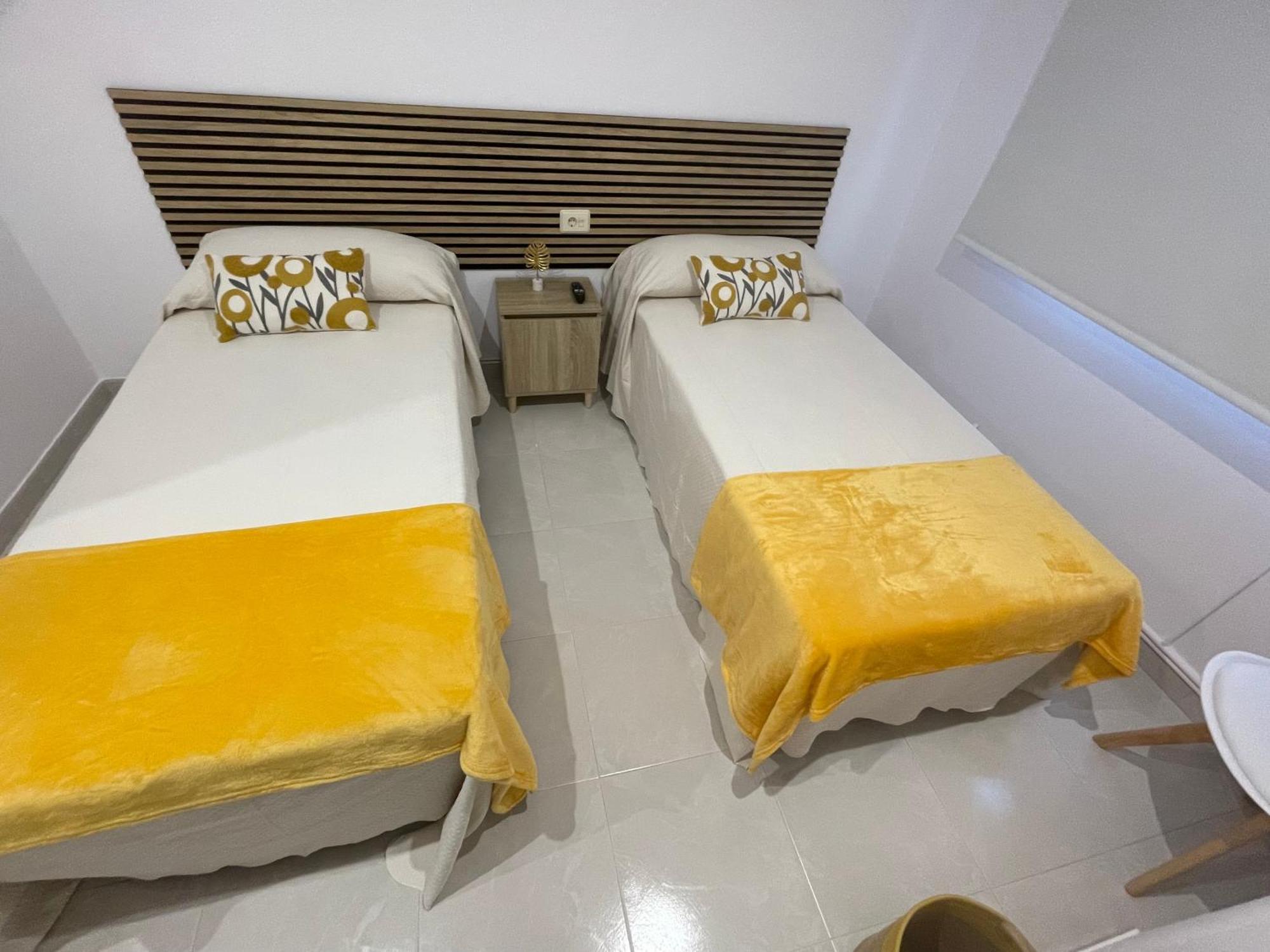 Apartamentos Demar Luis Casais O Grove Bagian luar foto