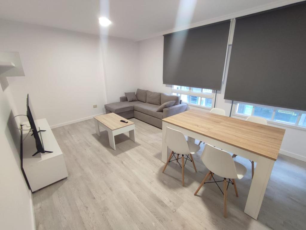 Apartamentos Demar Luis Casais O Grove Ruang foto