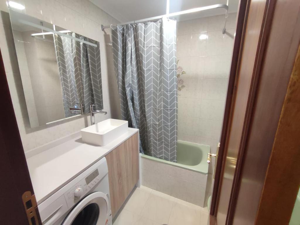 Apartamentos Demar Luis Casais O Grove Ruang foto