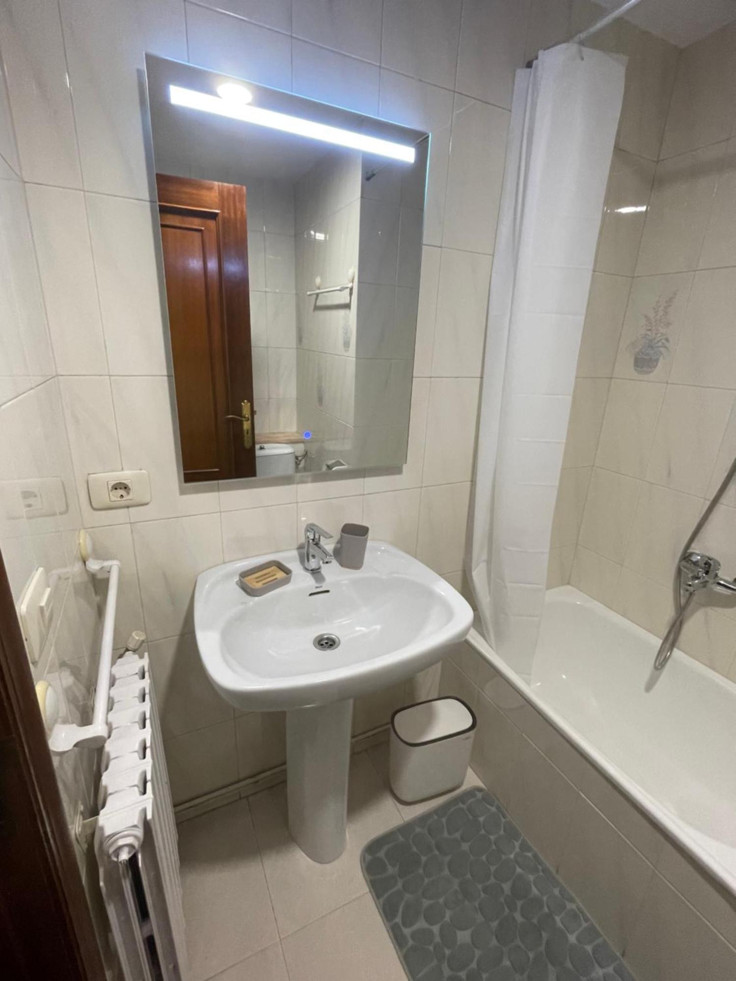 Apartamentos Demar Luis Casais O Grove Ruang foto
