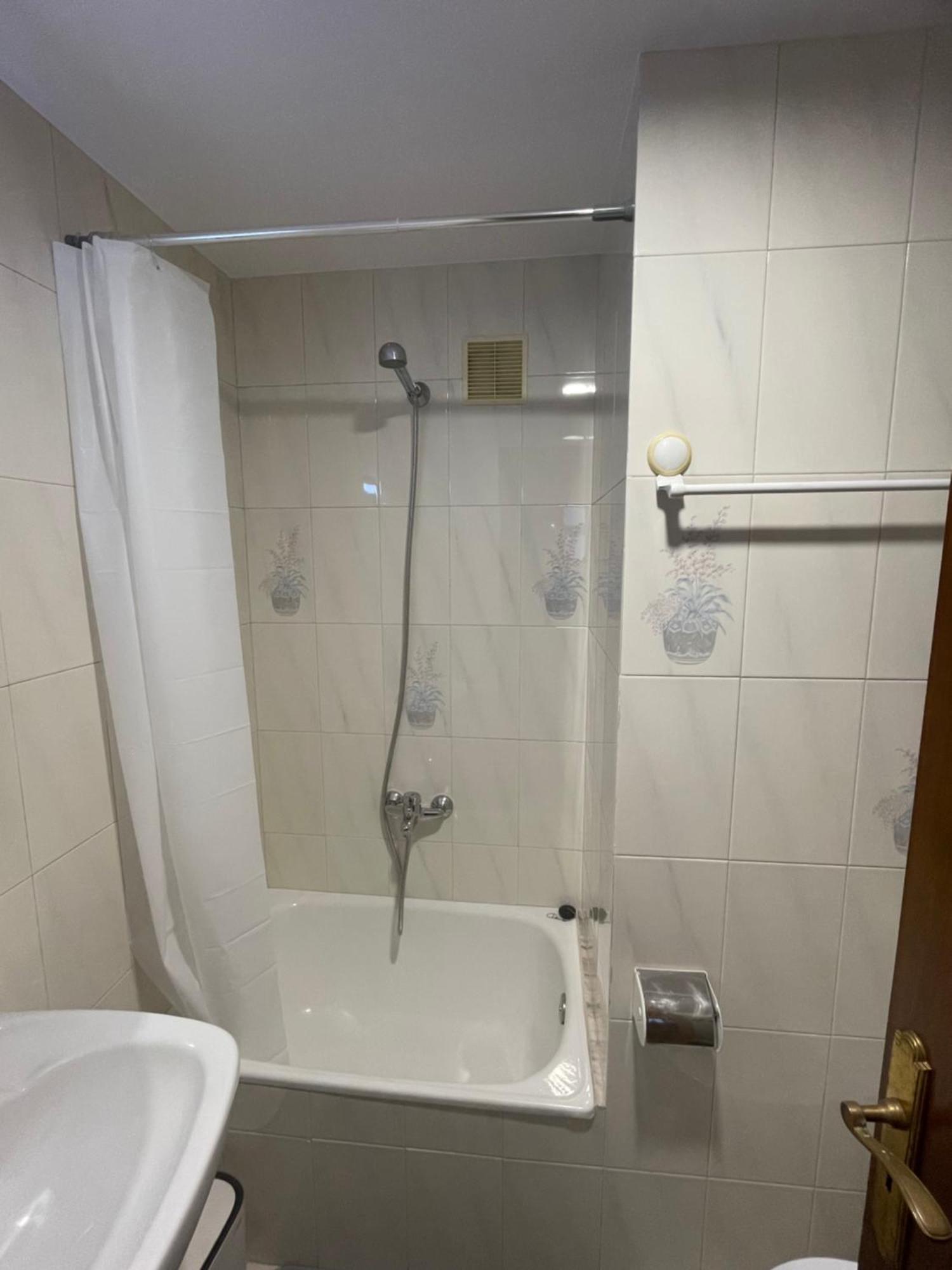 Apartamentos Demar Luis Casais O Grove Ruang foto